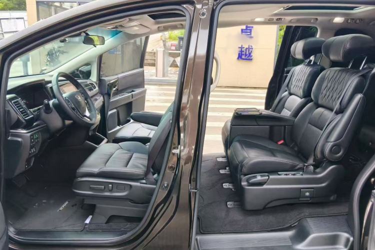 Used Honda Elysion 2019 2.0L Hybrid Luxury Edition Interior 3