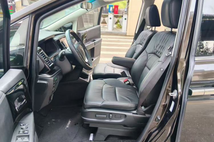 Used Honda Elysion 2019 2.0L Hybrid Luxury Edition Interior 4