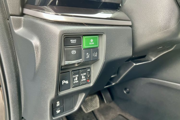 Used Honda Elysion 2019 2.0L Hybrid Luxury Edition Interior 5