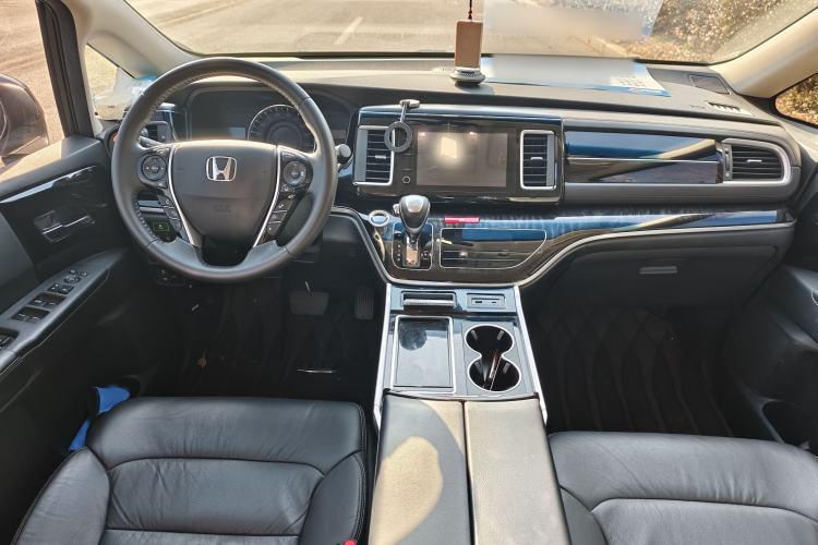 Used Honda Elysion 2019 2.0L Hybrid Luxury Edition Interior 5