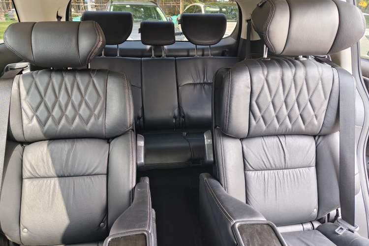 Used Honda Elysion 2019 2.0L Hybrid Luxury Edition Interior 5