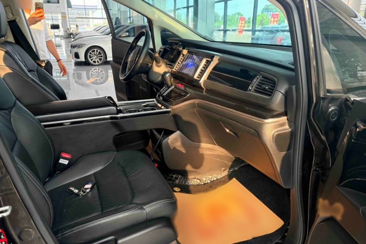 Used Honda Elysion 2019 2.0L Hybrid Luxury Edition Interior 7