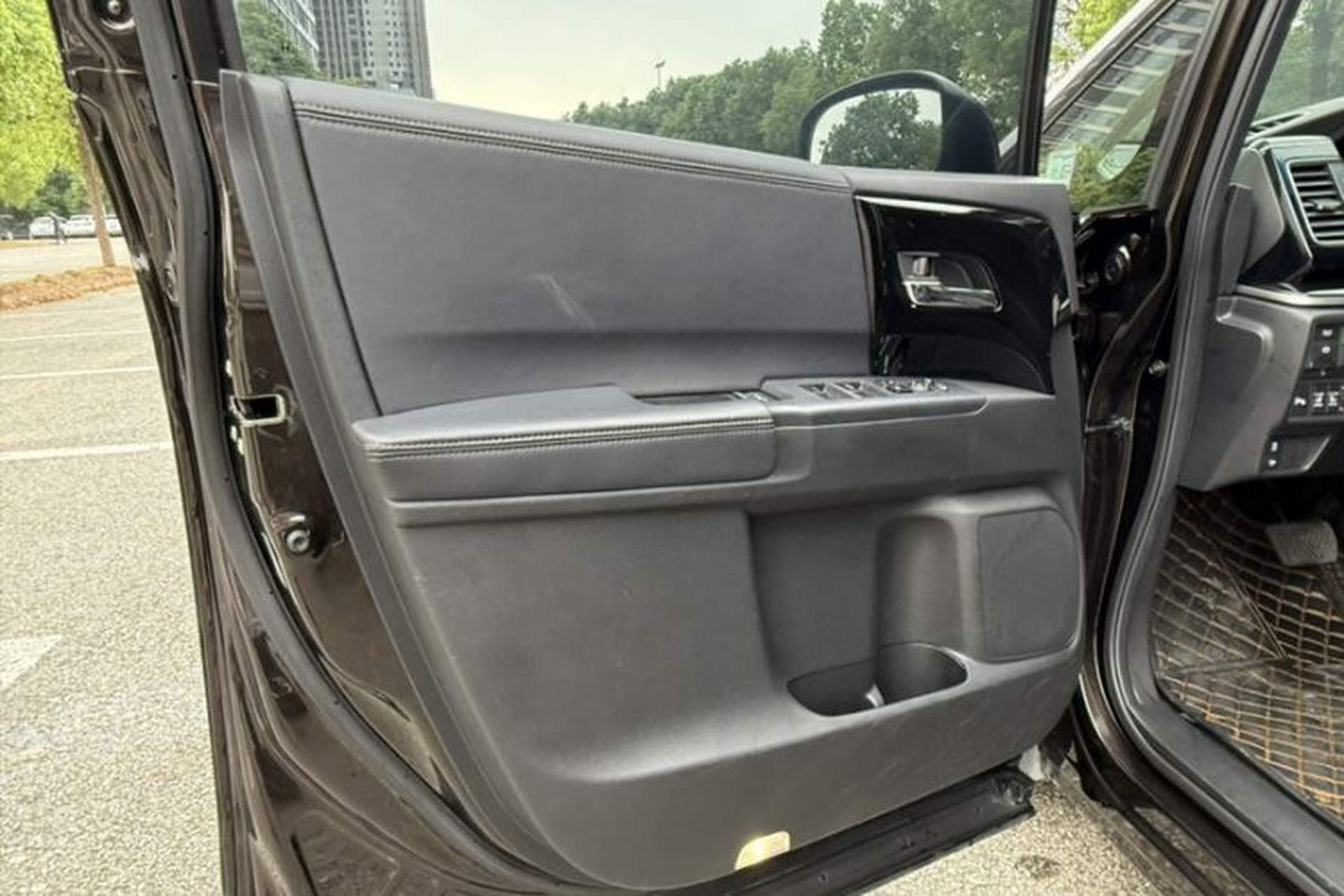 Used Honda Elysion 2019 2.0L Hybrid Luxury Edition Interior 8