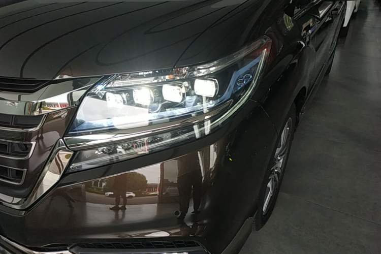 Used Honda Elysion 2019 2.0L Hybrid Luxury Edition Left Front Headlight