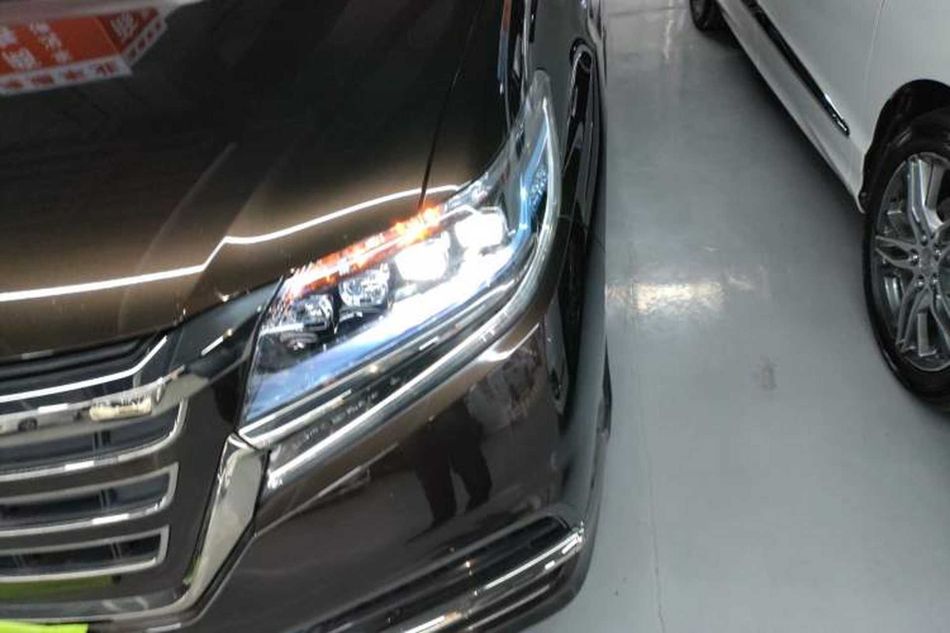 Used Honda Elysion 2019 2.0L Hybrid Luxury Edition Left Front Headlight