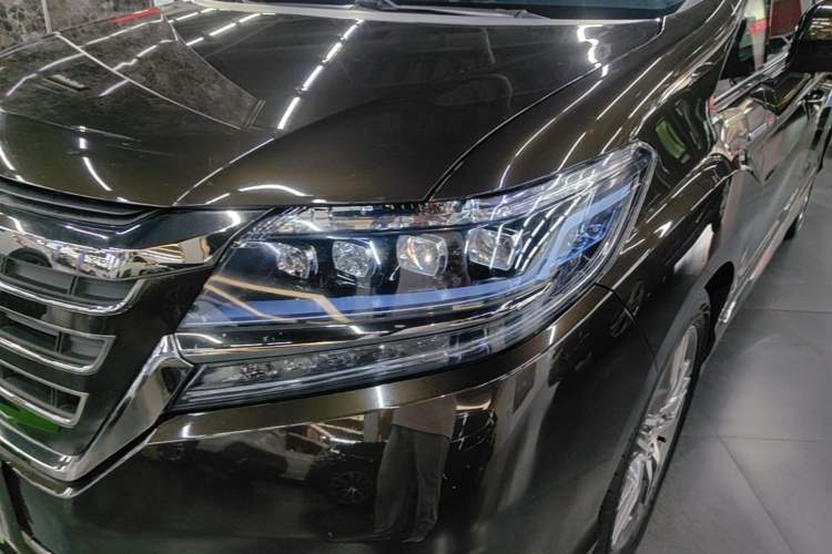 Used Honda Elysion 2019 2.0L Hybrid Luxury Edition Left Front Headlight