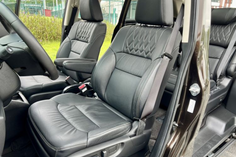 Used Honda Elysion 2019 2.0L Hybrid Luxury Edition Left Front Seat