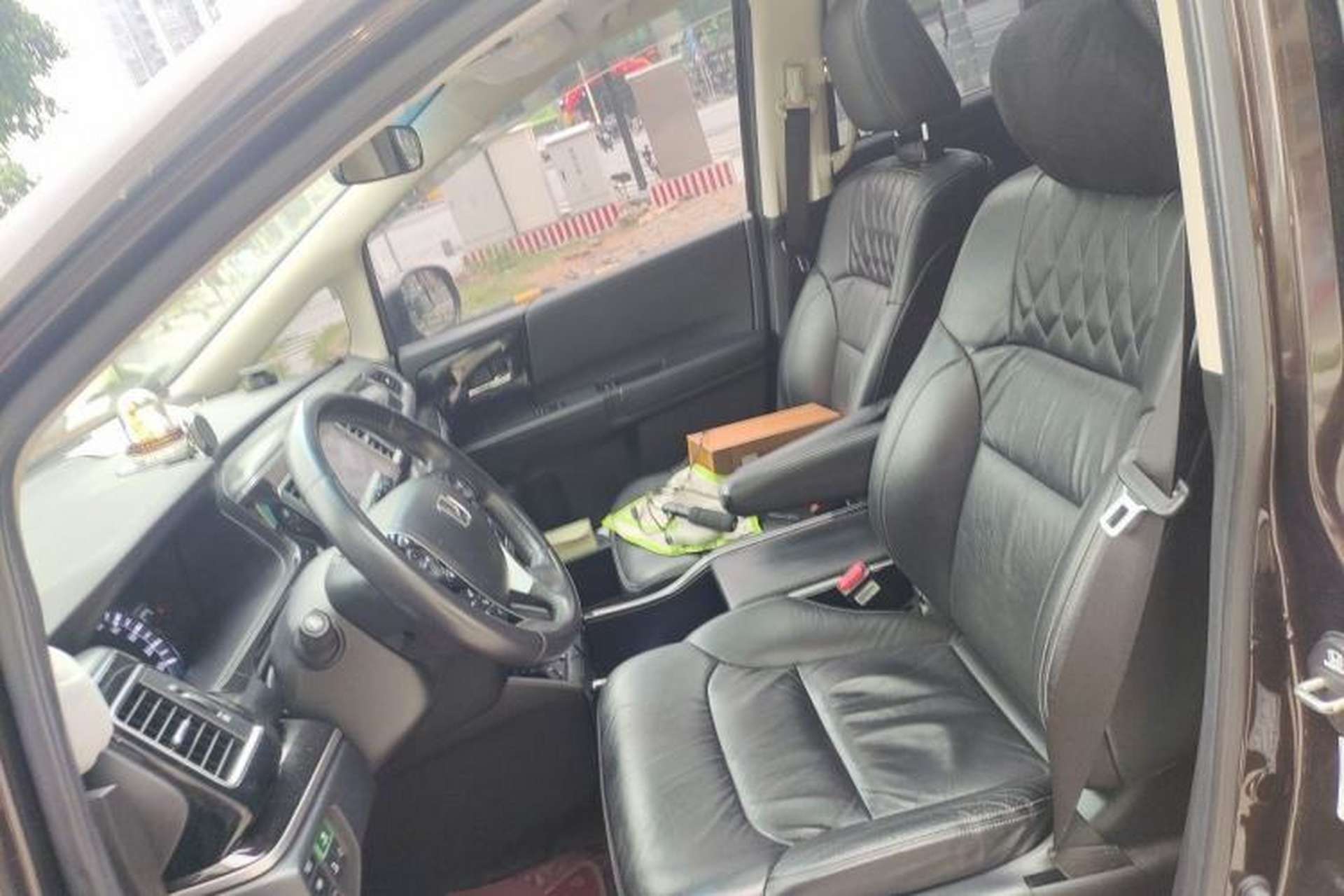 Used Honda Elysion 2019 2.0L Hybrid Luxury Edition Left Front Seat