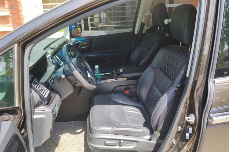 Used Honda Elysion 2019 2.0L Hybrid Supreme Edition Left Front Seat