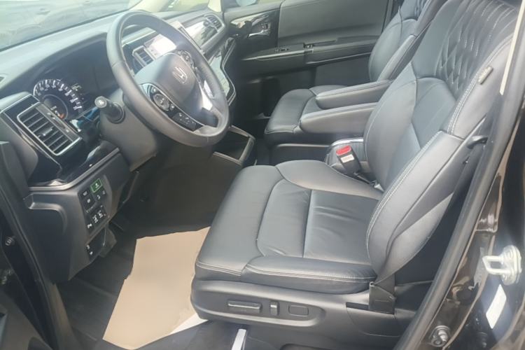 Used Honda Elysion 2019 2.0L Hybrid Luxury Edition Left Front Seat