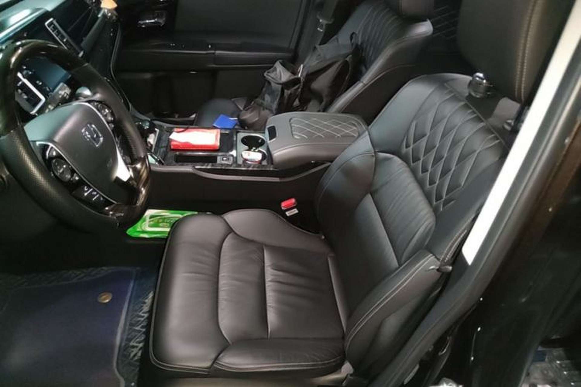 Used Honda Elysion 2019 2.0L Hybrid Luxury Edition Left Front Seat
