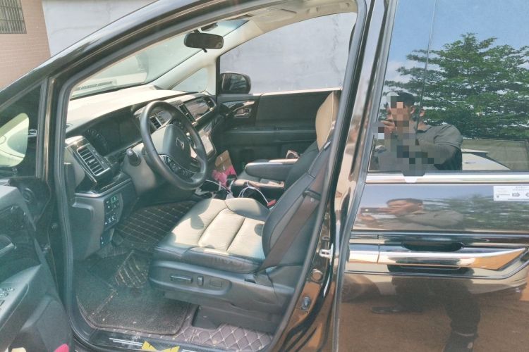 Used Honda Elysion 2019 2.0L Hybrid Luxury Edition Left Front Seat