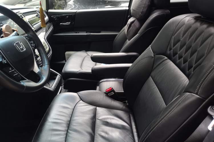 Used Honda Elysion 2019 2.0L Hybrid Luxury Edition Left Front Seat