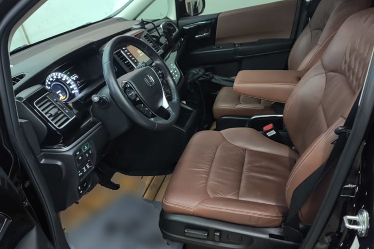 Used Honda Elysion 2019 2.0L Hybrid Supreme Edition Left Front Seat
