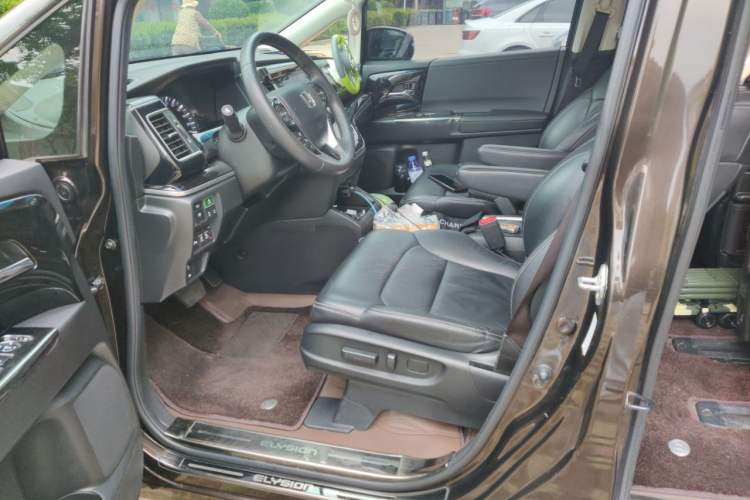 Used Honda Elysion 2019 2.0L Hybrid Luxury Edition Left Front Seat