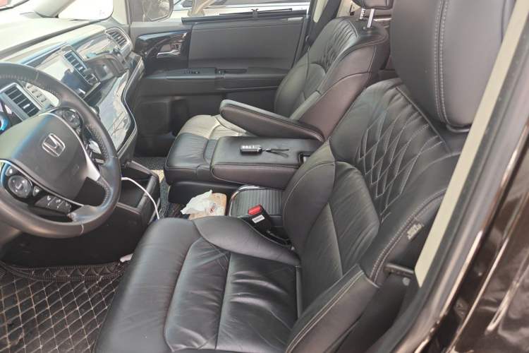 Used Honda Elysion 2019 2.0L Hybrid Supreme Edition Left Front Seat