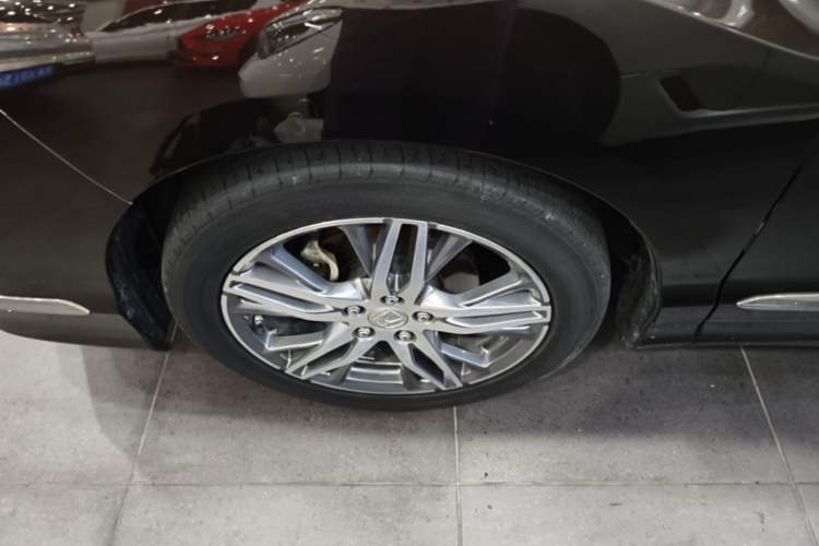 Used Honda Elysion 2019 2.0L Hybrid Luxury Edition Left Front Wheel Hub