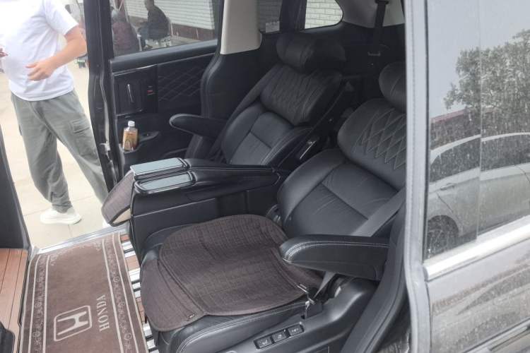 Used Honda Elysion 2019 2.0L Hybrid Luxury Edition Left Rear Seat