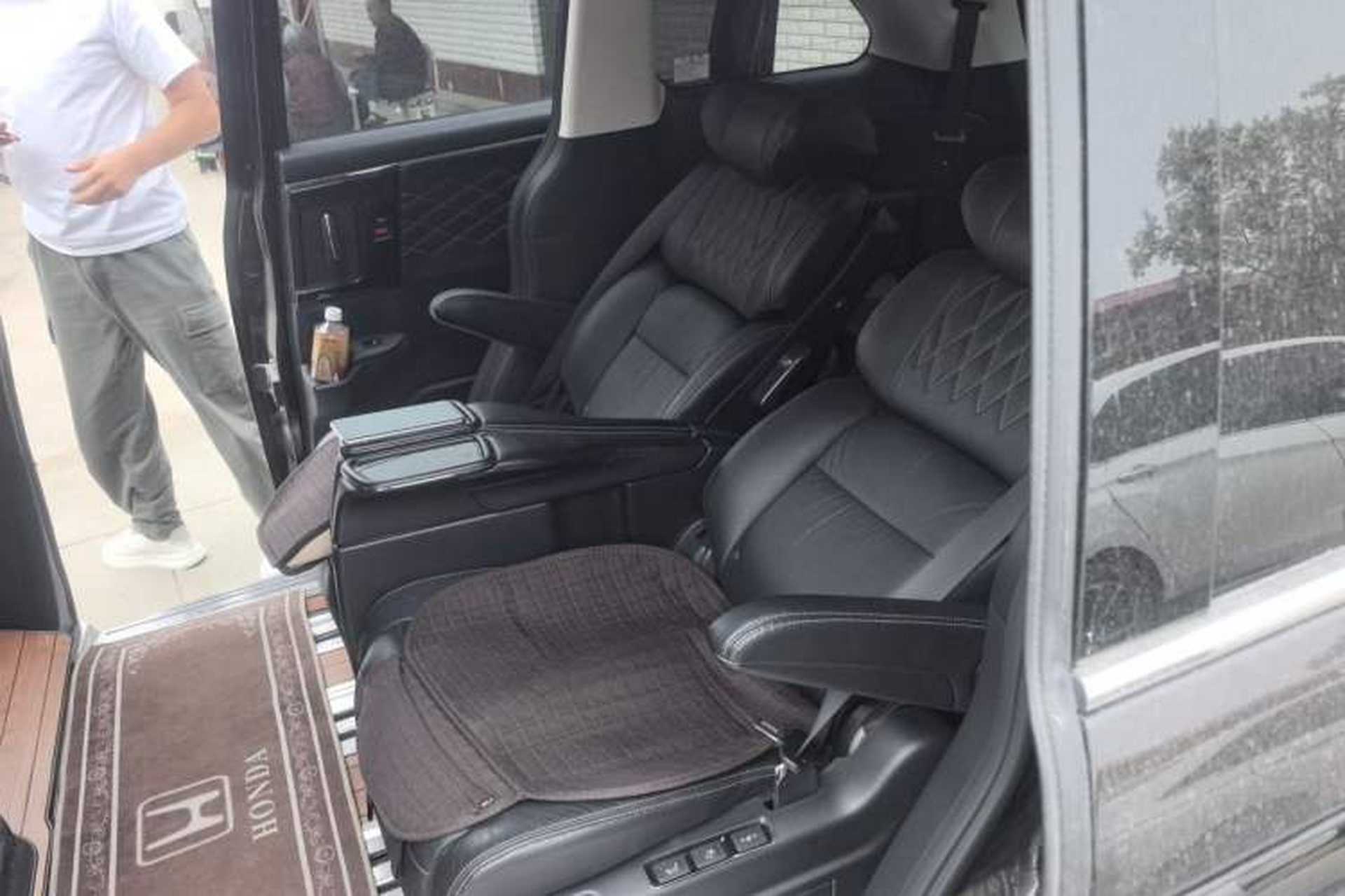 Used Honda Elysion 2019 2.0L Hybrid Luxury Edition Left Rear Seat
