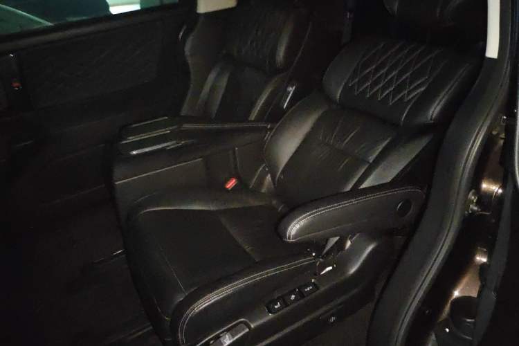 Used Honda Elysion 2019 2.0L Hybrid Supreme Edition Left Rear Seat