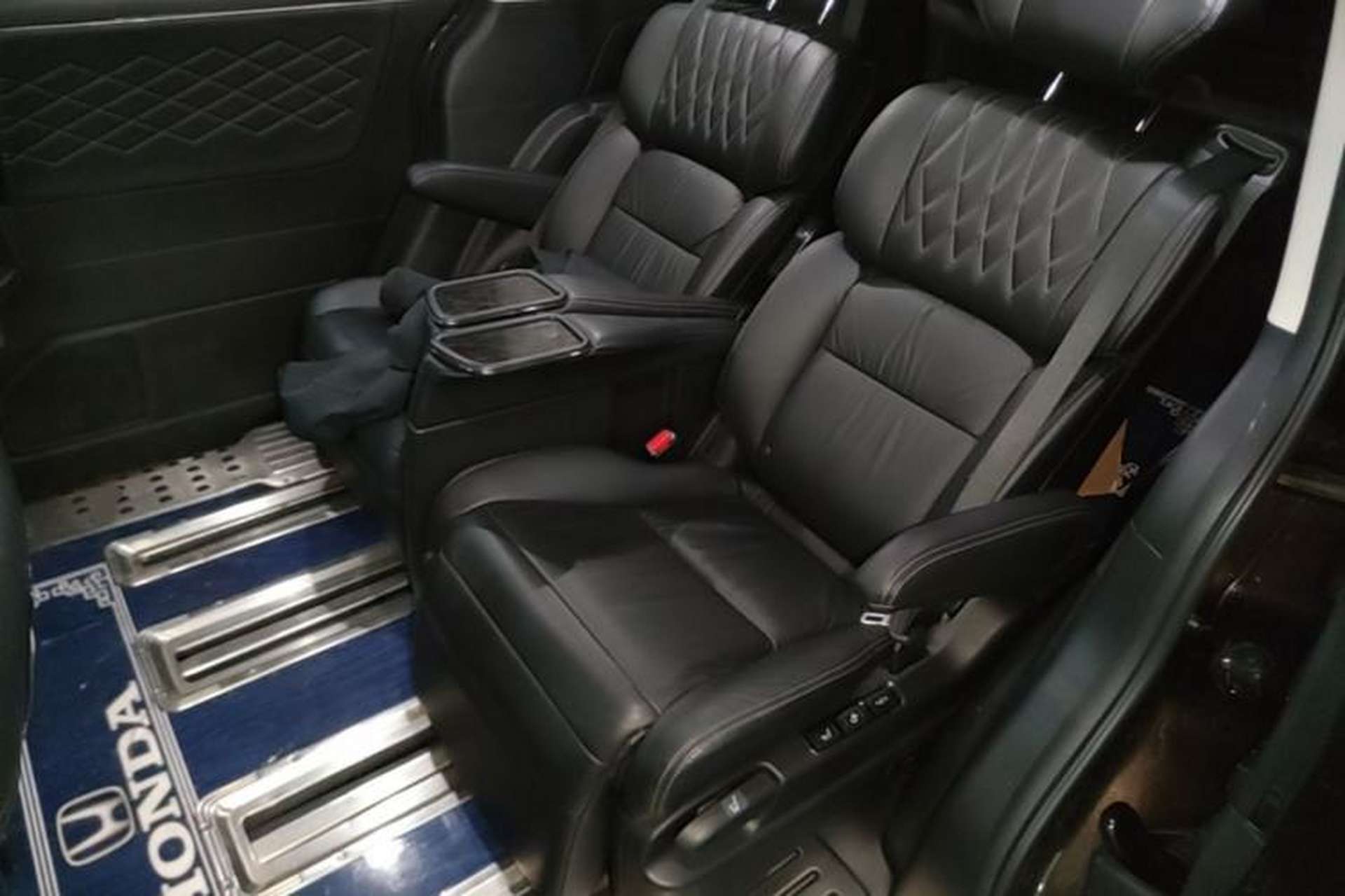 Used Honda Elysion 2019 2.0L Hybrid Luxury Edition Left Rear Seat