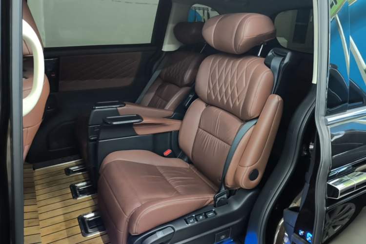 Used Honda Elysion 2019 2.0L Hybrid Supreme Edition Left Rear Seat