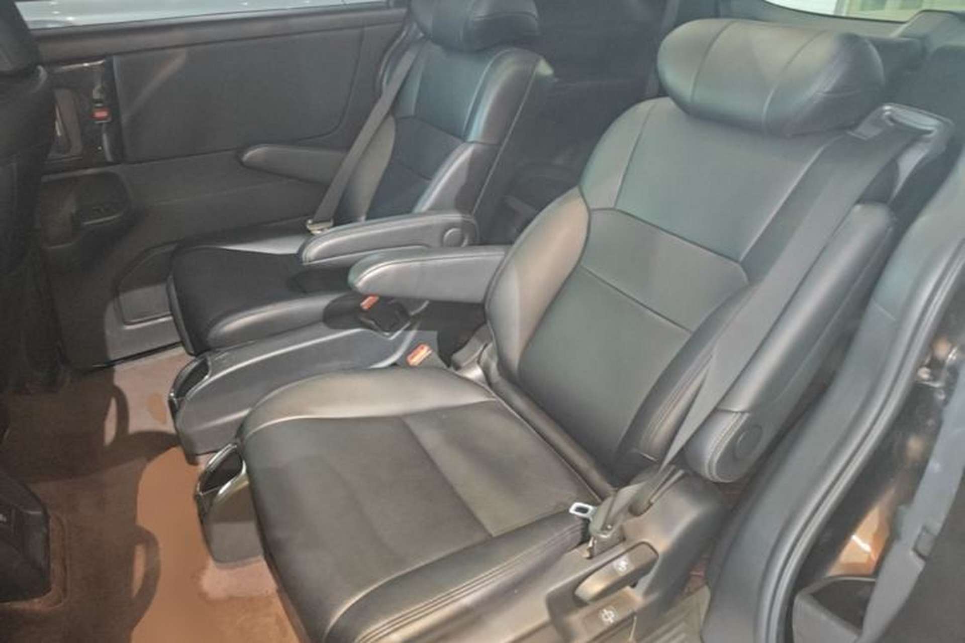 Used Honda Elysion 2019 2.0L Hybrid Comfort Edition Left Rear Seat