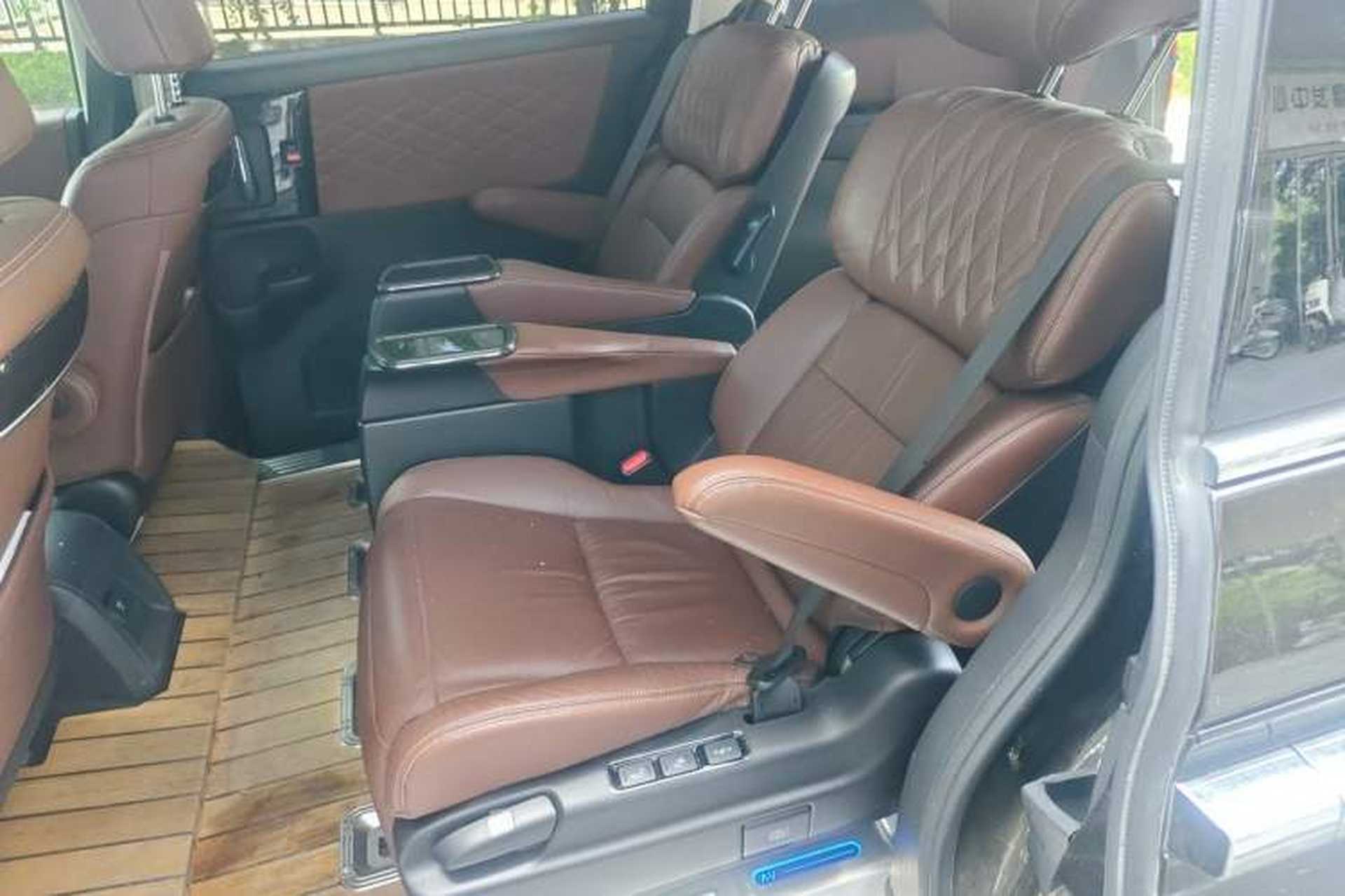 Used Honda Elysion 2019 2.0L Hybrid Supreme Edition Left Rear Seat