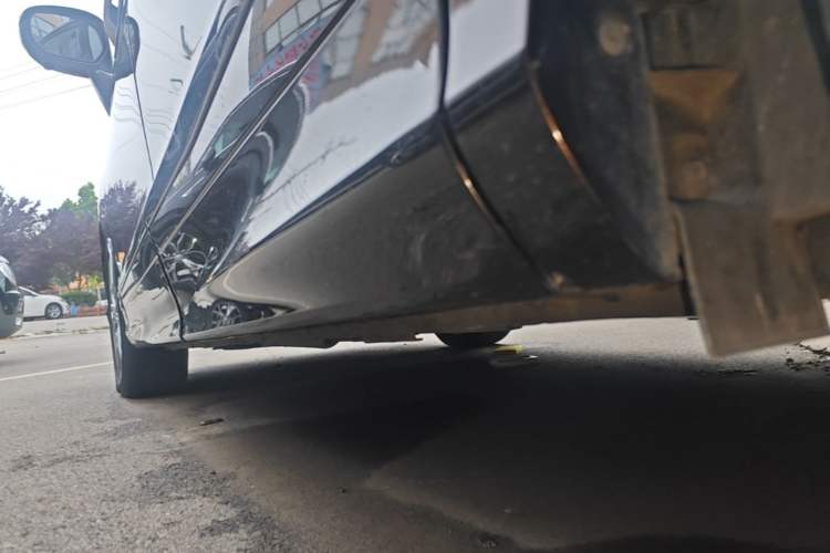 Used Honda Elysion 2019 2.0L Hybrid Luxury Edition Left Side Sill