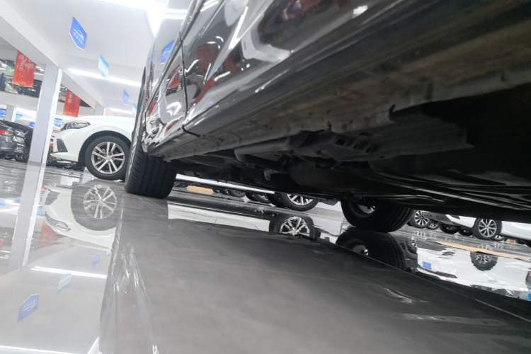 Used Honda Elysion 2019 2.0L Hybrid Luxury Edition Left Side Sill