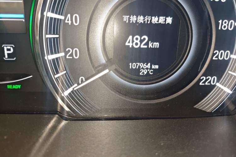 Used Honda Elysion 2019 2.0L Hybrid Supreme Edition Odometer Close Up