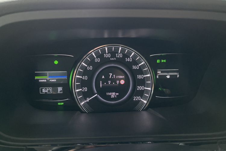 Used Honda Elysion 2019 2.0L Hybrid Supreme Edition Odometer Close Up