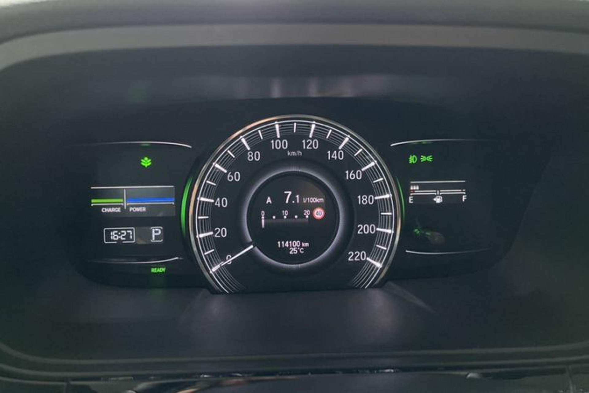 Used Honda Elysion 2019 2.0L Hybrid Supreme Edition Odometer Close Up