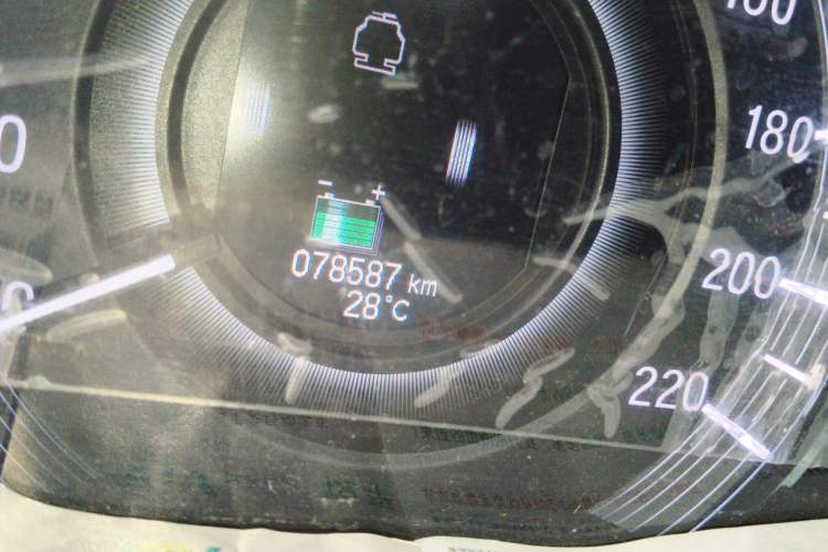 Used Honda Elysion 2019 2.0L Hybrid Luxury Edition Odometer Close Up