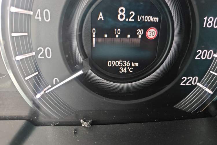 Used Honda Elysion 2019 2.0L Hybrid Supreme Edition Odometer Close Up
