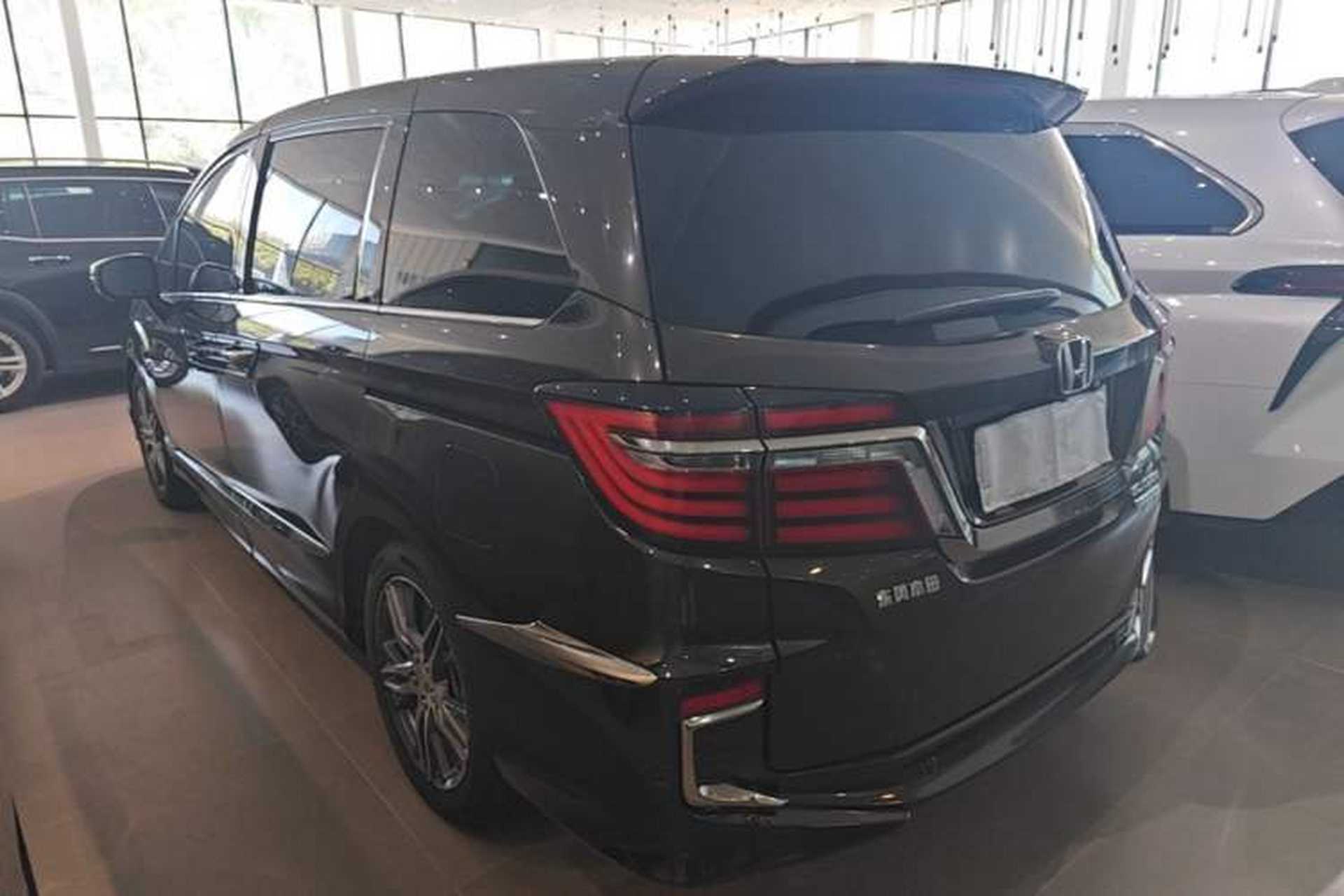 Used Honda Elysion 2019 2.0L Hybrid Comfort Edition Rear Left 45 Deg