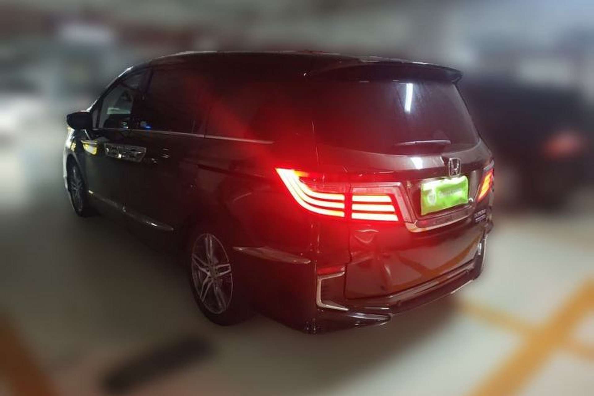 Used Honda Elysion 2019 2.0L Hybrid Supreme Edition Rear Left 45 Deg