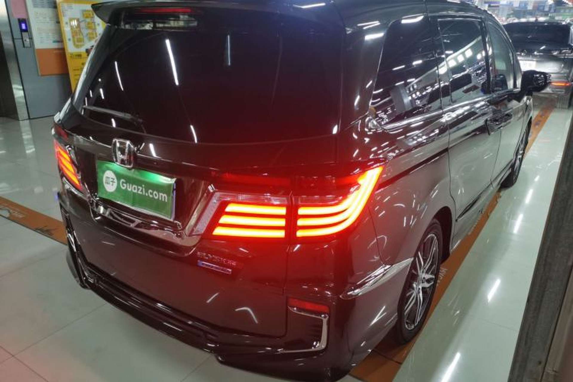 Used Honda Elysion 2019 2.0L Hybrid Luxury Edition Rear Right 45 Deg