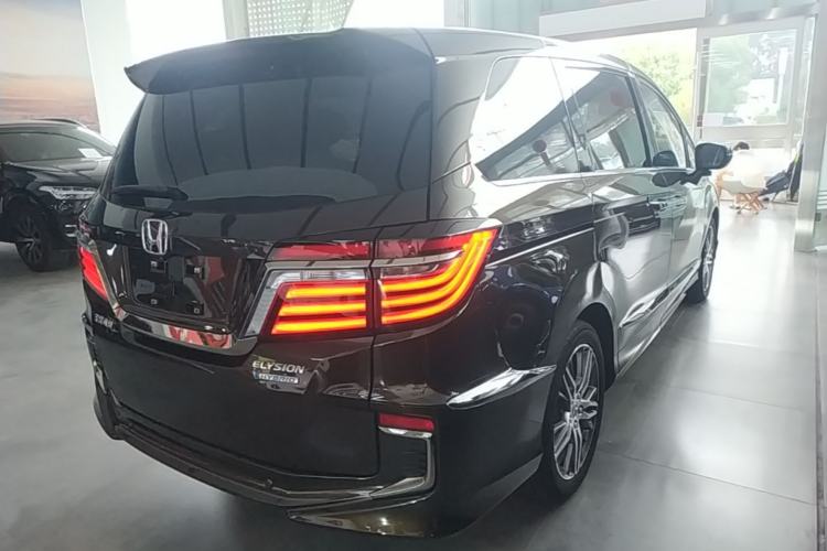 Used Honda Elysion 2019 2.0L Hybrid Luxury Edition Rear Right 45 Deg