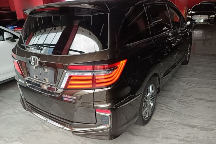 Used Honda Elysion 2019 2.0L Hybrid Supreme Edition Rear Right 45 Deg