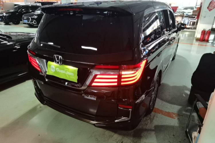 Used Honda Elysion 2019 2.0L Hybrid Luxury Edition Rear Right 45 Deg