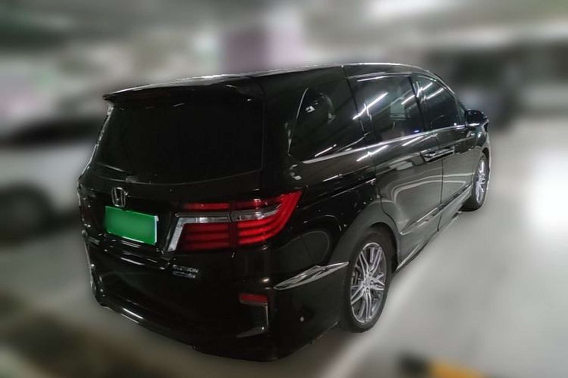 Used Honda Elysion 2019 2.0L Hybrid Luxury Edition Rear Right 45 Deg