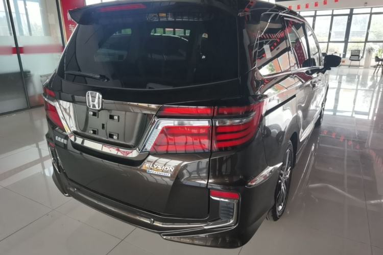 Used Honda Elysion 2019 2.0L Hybrid Luxury Edition Rear Right 45 Deg