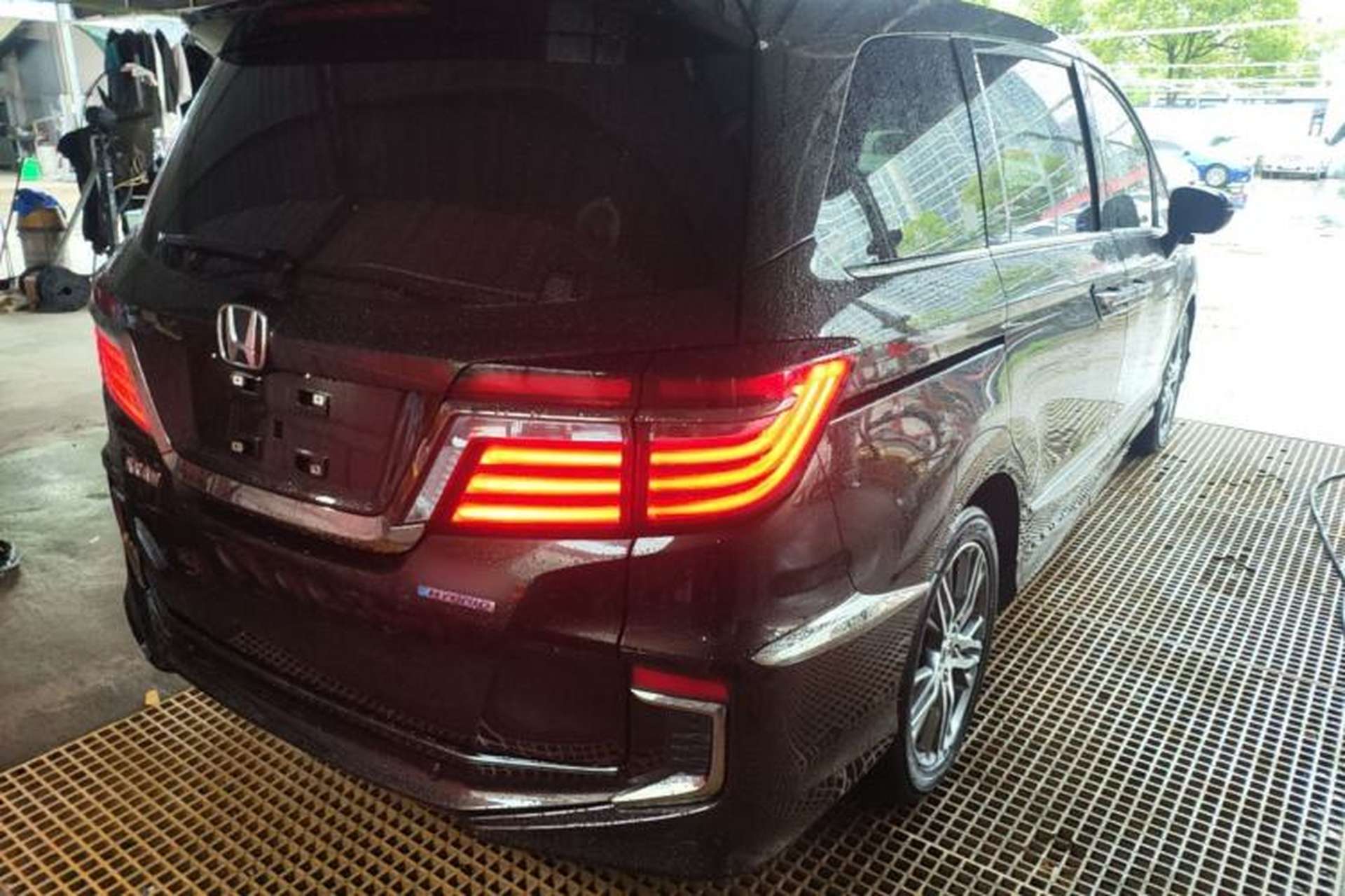 Used Honda Elysion 2019 2.0L Hybrid Supreme Edition Rear Right 45 Deg