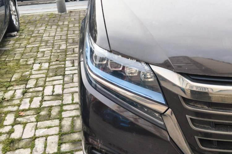 Used Honda Elysion 2019 2.0L Hybrid Luxury Edition Right Front Headlight