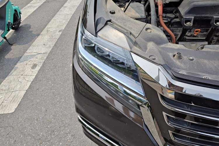 Used Honda Elysion 2019 2.0L Hybrid Supreme Edition Right Front Headlight