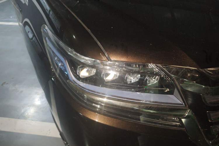 Used Honda Elysion 2019 2.0L Hybrid Luxury Edition Right Front Headlight