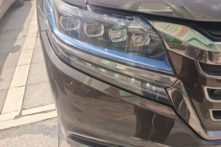 Used Honda Elysion 2019 2.0L Hybrid Supreme Edition Right Front Headlight