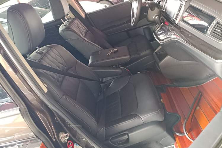 Used Honda Elysion 2019 2.0L Hybrid Supreme Edition Right Front Seat