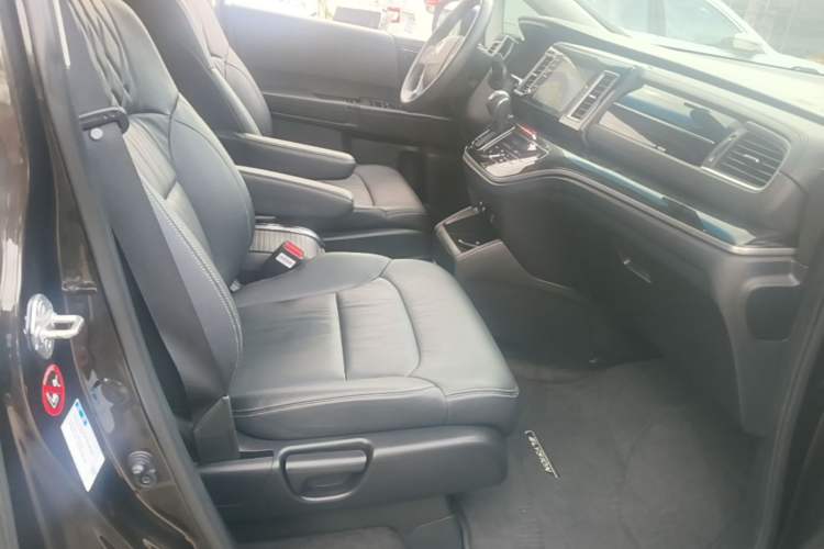 Used Honda Elysion 2019 2.0L Hybrid Luxury Edition Right Front Seat